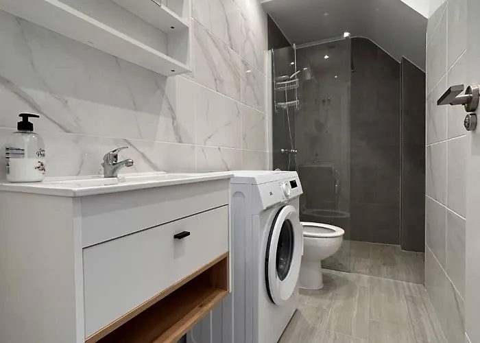 Spacious, Two-storey Paraiso Del Mar With Pool Torrevieja